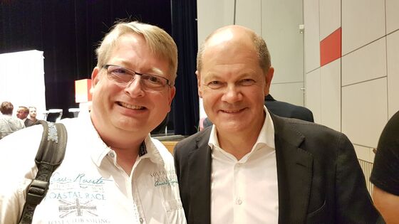 Mirko Witkowski (von links) und Olaf Scholz. Foto: spd