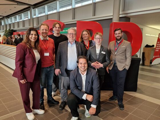 Die Delegationen der SPD-Kreisverbände Rottweil und Tuttlingen mit MdB Derya Türk-Nachbaur.