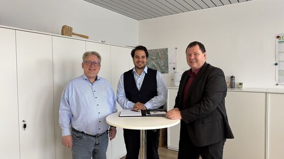 Landtagskandidat Ali Zarabi (Mitte) war mit Mirko Witkowski (links) bei Bürgermeister Michael Lehrer zu Gast.