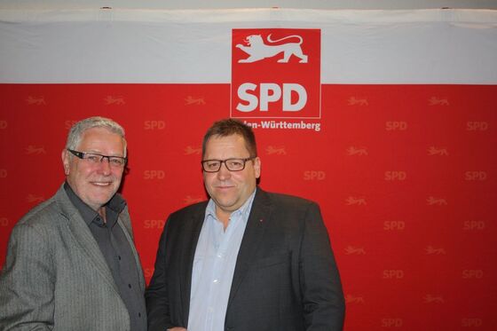 BM a.D. Anton Knapp gibt SPD-Bundestagskandidat Jens Löw noch ein paar Hinweise aus den Kommune für den anstehenden Wahl