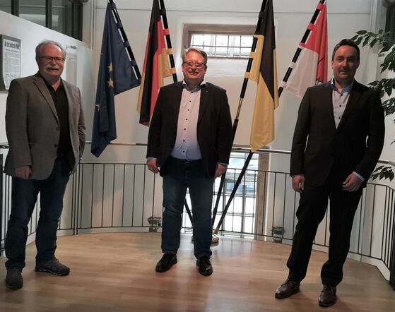 Berthold Kammerer (von links), Mirko Witkowski und Bürgermeister Peter Schumacher.