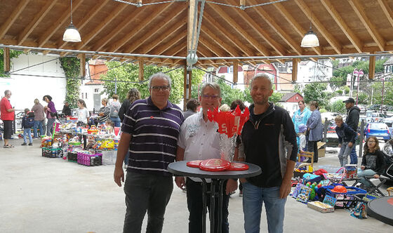 Michael Müller (li) und Ulrich Kohler (re) vom SPD-Ortsverein Schiltach mit dem SPD-Kreisvorsitzenden Mirko Witkowski.
