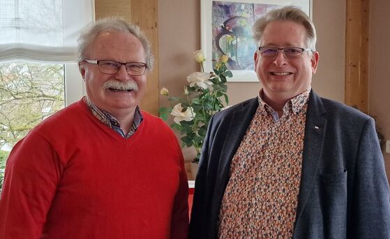 Berthold Kammerer und Mirko Witkowski (von links) unterstreichen die Bedeutung der Kommunalpolitik für die Bürger.